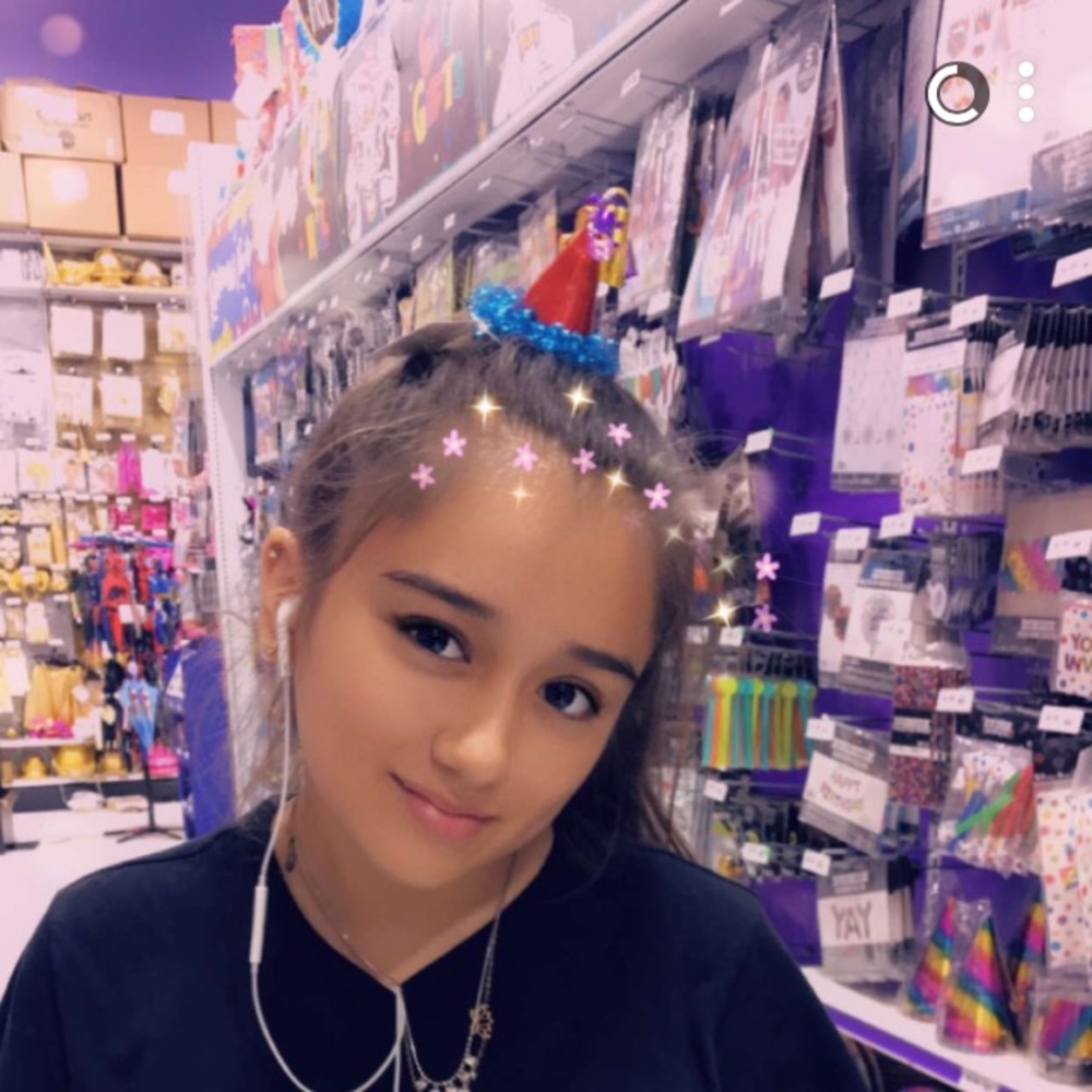 Meet your Posher, Jisel